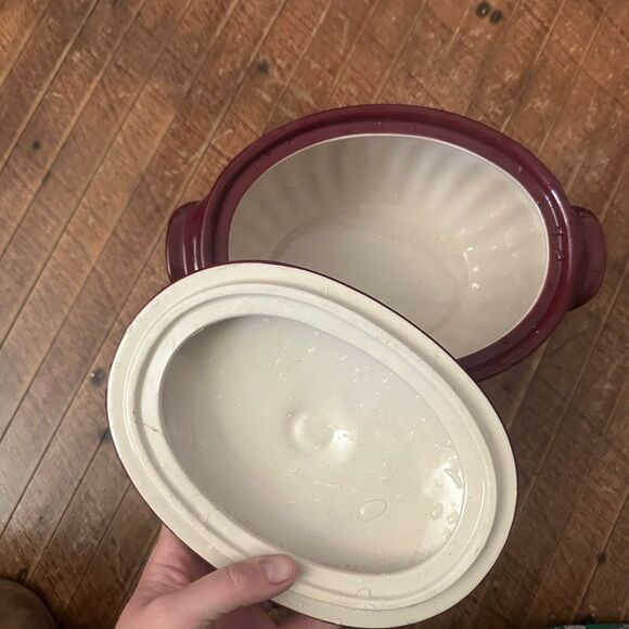 Celebrating Home stoneware berry 4 quart bean pot - Picture 5 of 9